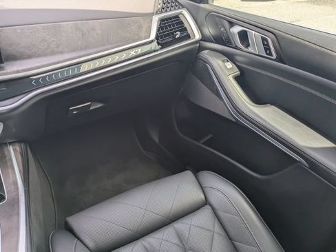 Used 2025 BMW X7 xDrive40i w/ Premium Package AWD/4WD image 18