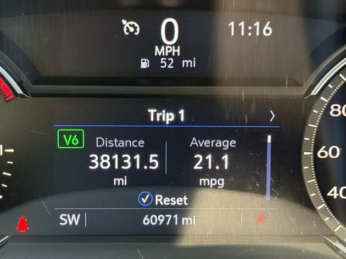 Used 2020 Cadillac XT5 Premium Luxury image 24