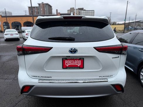 Used 2022 Toyota Highlander Platinum image 8