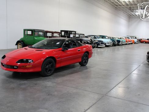Used 1993 Chevrolet Camaro Z28 RWD image 3