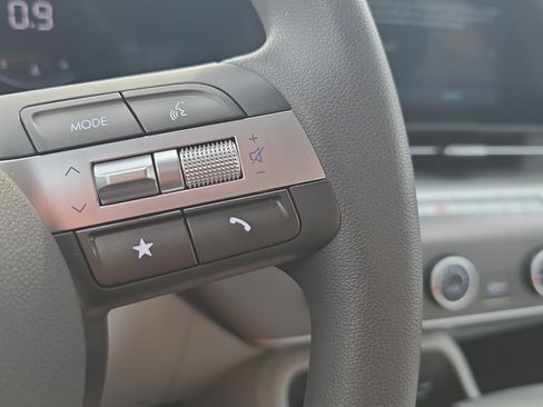 Used 2026 Hyundai Kona SE AWD/4WD image 25