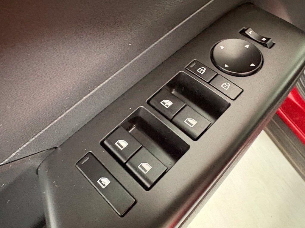 Used 2025 Hyundai Kona SEL FWD image 20