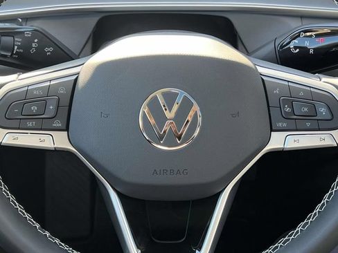 New 2026 Volkswagen Tiguan SE FWD image 15