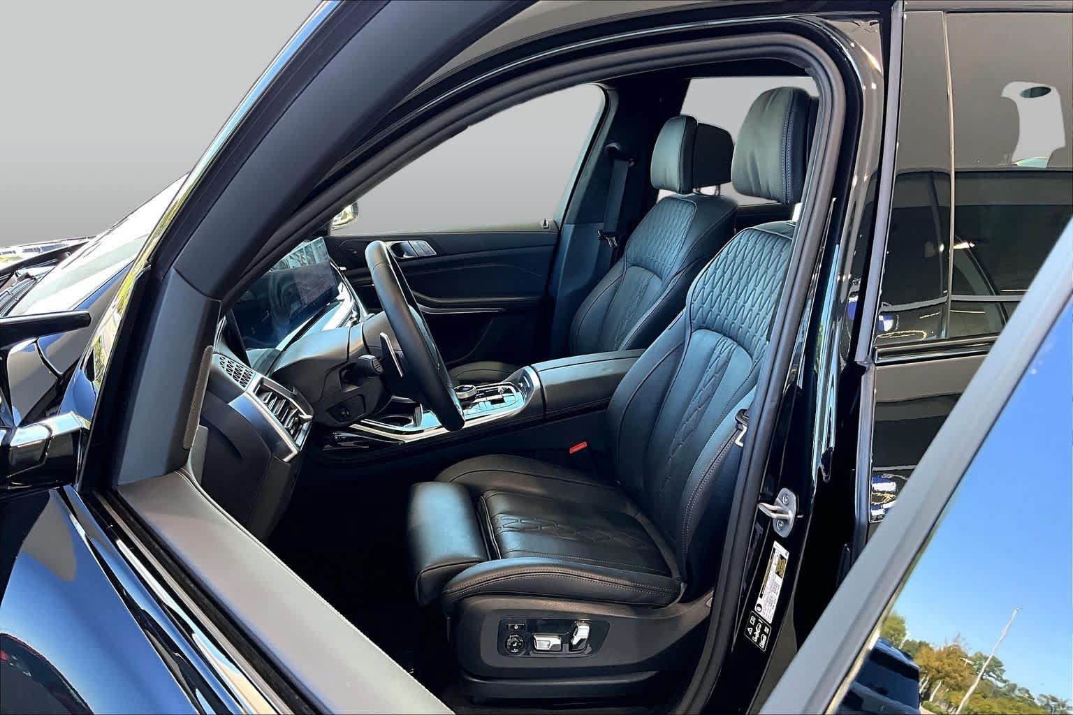 Used 2026 BMW X7 M60i AWD/4WD image 7