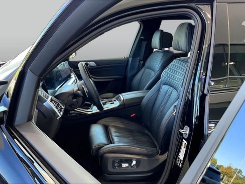 Used 2026 BMW X7 M60i AWD/4WD image 7