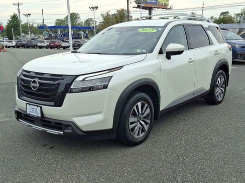 Used 2023 Nissan Pathfinder SL w/ Black Appearance Package image 6