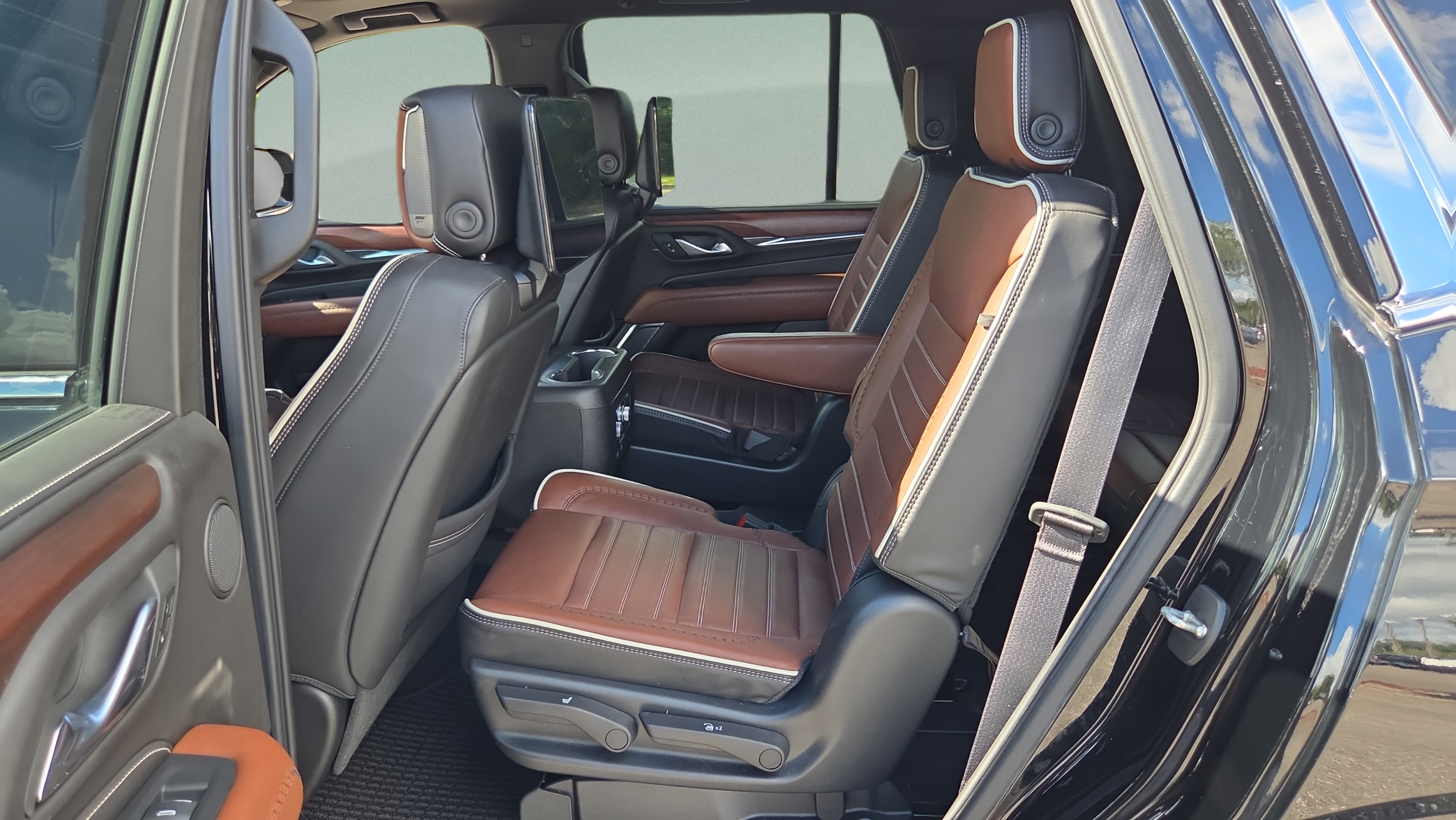 Certified 2023 GMC Yukon Denali Ultimate AWD/4WD image 10