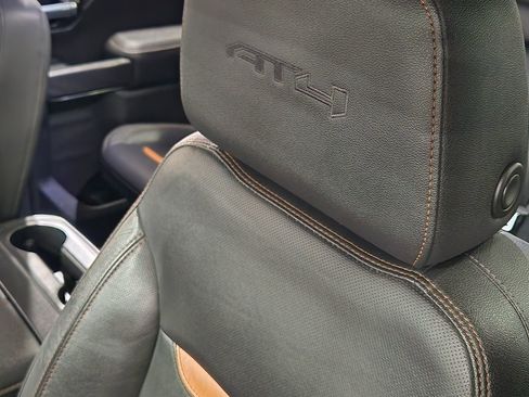 Used 2021 GMC Sierra 1500 AT4 image 32