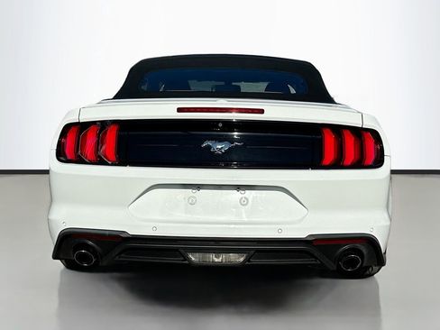 Used 2018 Ford Mustang Premium image 4