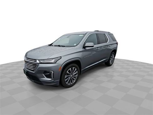 Certified 2023 Chevrolet Traverse Premier w/ LPO, Floor Liner Package image 4