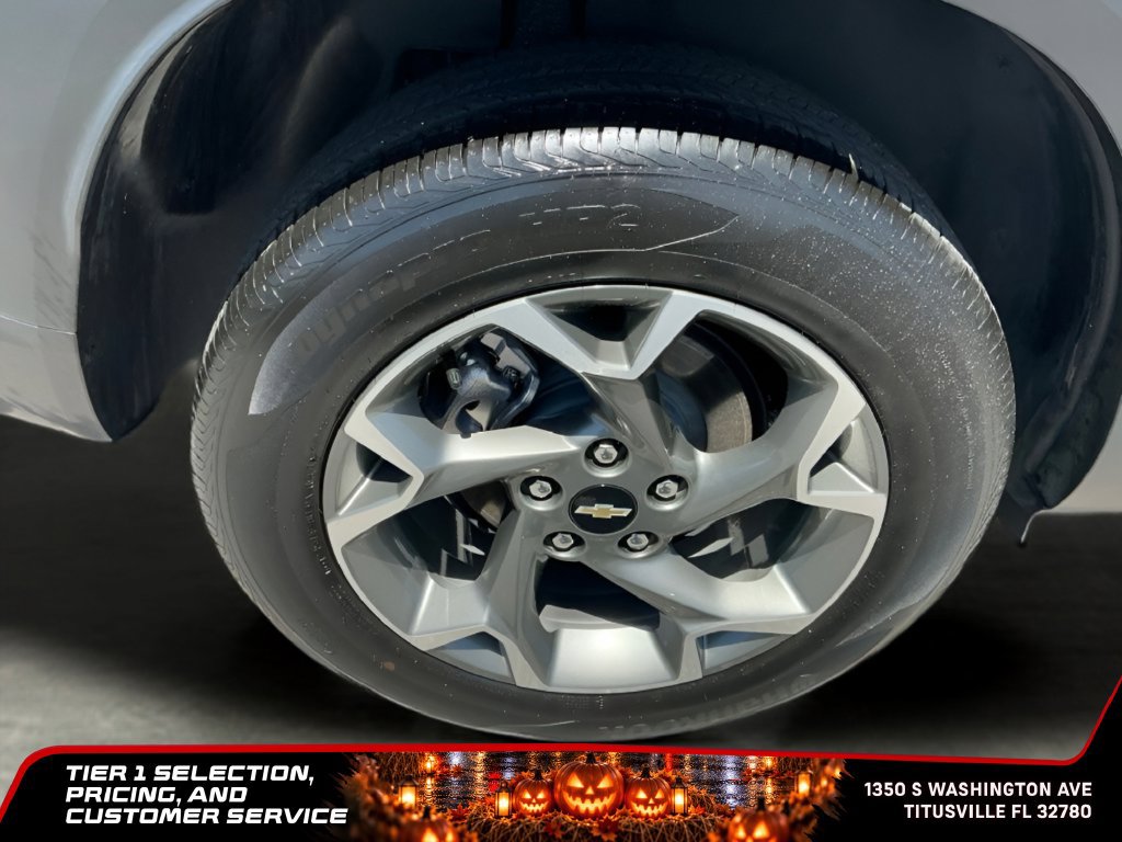 Used 2025 Chevrolet Trax LT w/ LT Convenience Package FWD image 17
