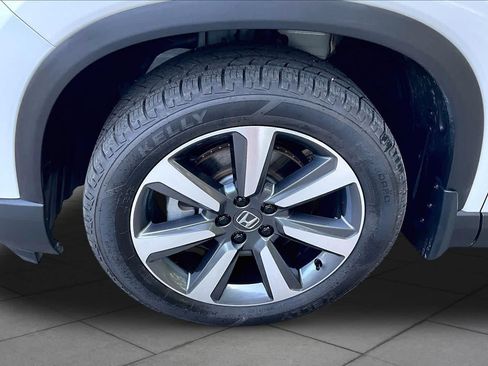 Used 2025 Honda Pilot Elite image 11