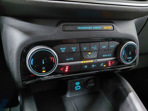 Certified 2022 Ford Escape Titanium image 31