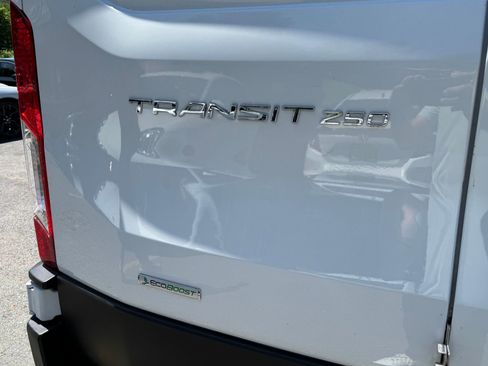 Used 2019 Ford Transit 250 130 Low Roof image 31