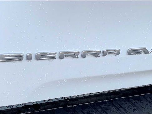 New 2025 GMC Sierra EV Denali image 15