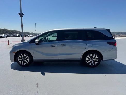 Certified 2026 Honda Odyssey EX-L image 10