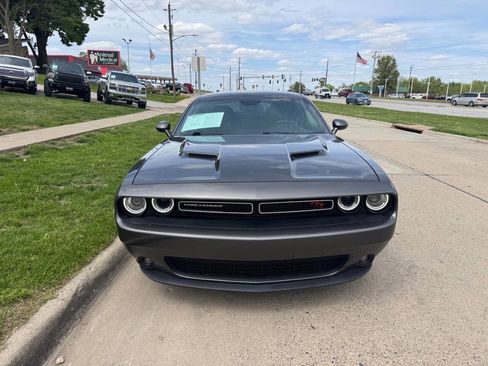 Used 2018 Dodge Challenger R/T w/ Sound Group RWD image 8
