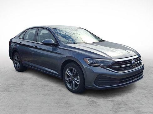 Used 2024 Volkswagen Jetta SE FWD image 3