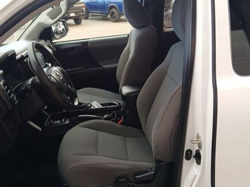 Used 2020 Toyota Tacoma SR image 12
