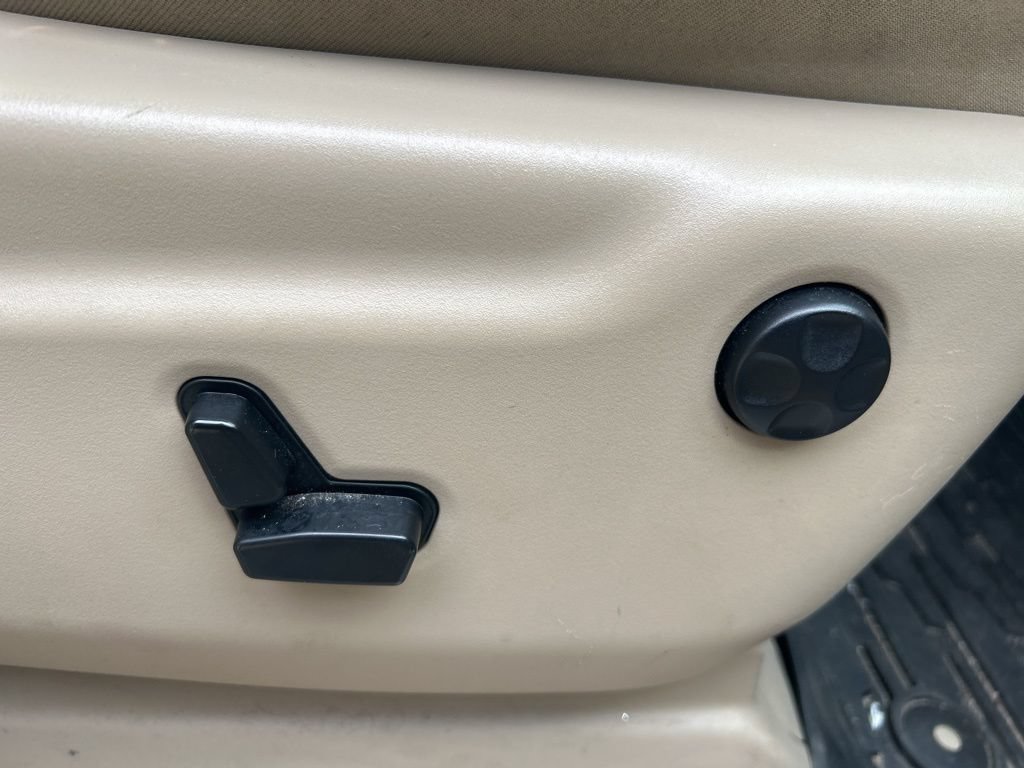 Used 2019 Jeep Grand Cherokee Overland AWD/4WD image 37