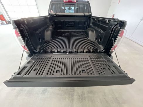 Used 2022 GMC Canyon AT4 AWD/4WD image 23