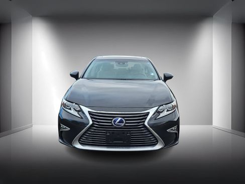 Used 2018 Lexus ES 300h image 6