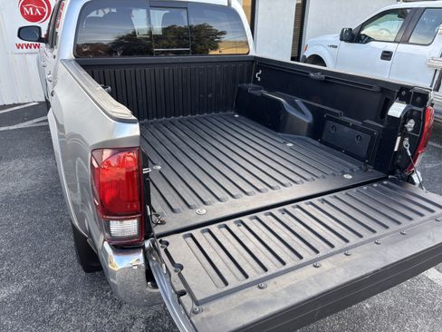 Used 2022 Toyota Tacoma SR5 image 4