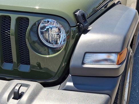 Used 2023 Jeep Wrangler Sport AWD/4WD image 12