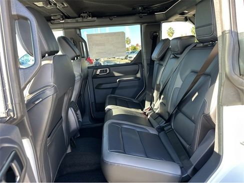 New 2025 Ford Bronco Outer Banks w/ Sasquatch Package image 17