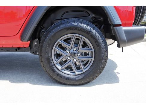 Used 2025 Jeep Wrangler Unlimited Sport AWD/4WD image 30