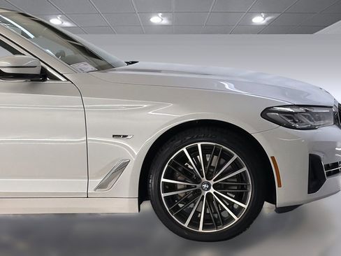 Used 2023 BMW 530e w/ Premium Package image 35