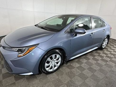 Used 2021 Toyota Corolla LE w/ Carpet Mat Package (TMS) FWD image 6