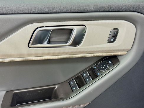 New 2026 Ford Explorer Active RWD image 17