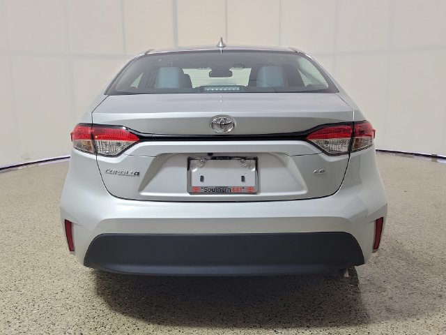 Used 2025 Toyota Corolla LE FWD image 6