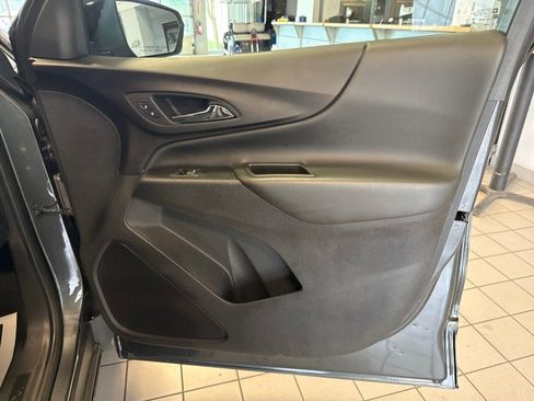 Used 2021 Chevrolet Equinox LT FWD image 30