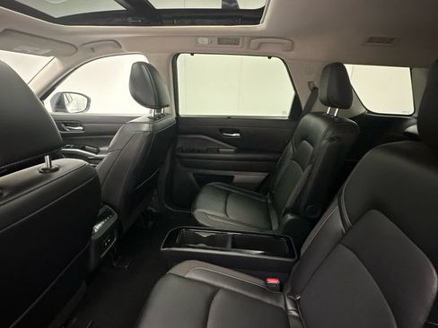 New 2026 Nissan Pathfinder SL w/ SL Premium Package AWD/4WD image 10