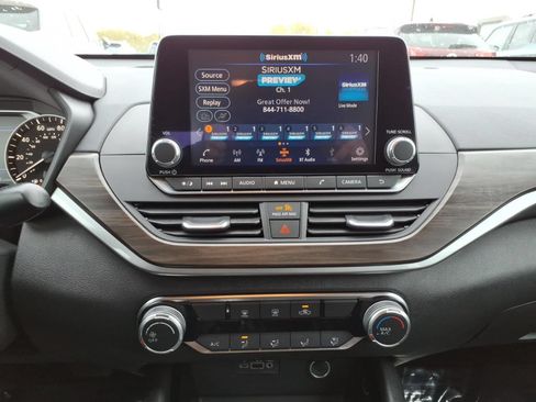 Used 2024 Nissan Altima 2.5 SV FWD image 18