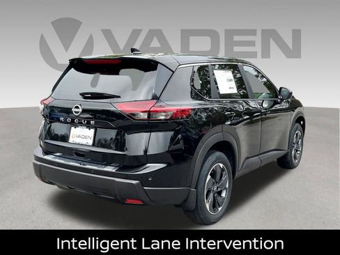 Certified 2025 Nissan Rogue SV w/ SV Premium Package FWD image 8