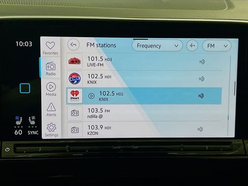 Used 2024 Volkswagen Atlas SE w/ Panoramic Sunroof Package FWD image 10