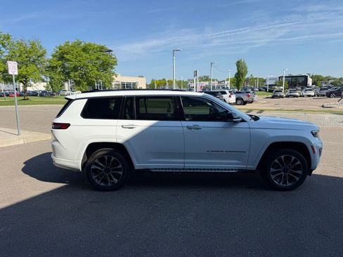 Used 2023 Jeep Grand Cherokee L Overland w/ Luxury Tech Group IV AWD/4WD image 6