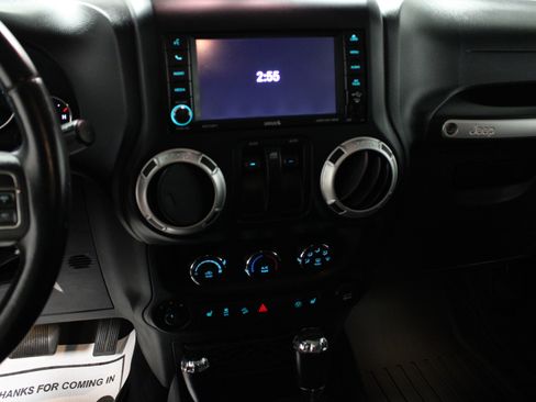 Used 2013 Jeep Wrangler Sahara w/ Connectivity Group image 17