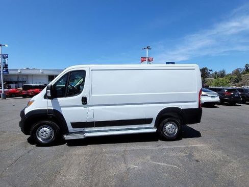 Used 2025 RAM ProMaster 2500 w/ U-Haul Equipment Group FWD image 5