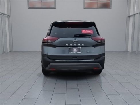 Certified 2022 Nissan Rogue SV image 7