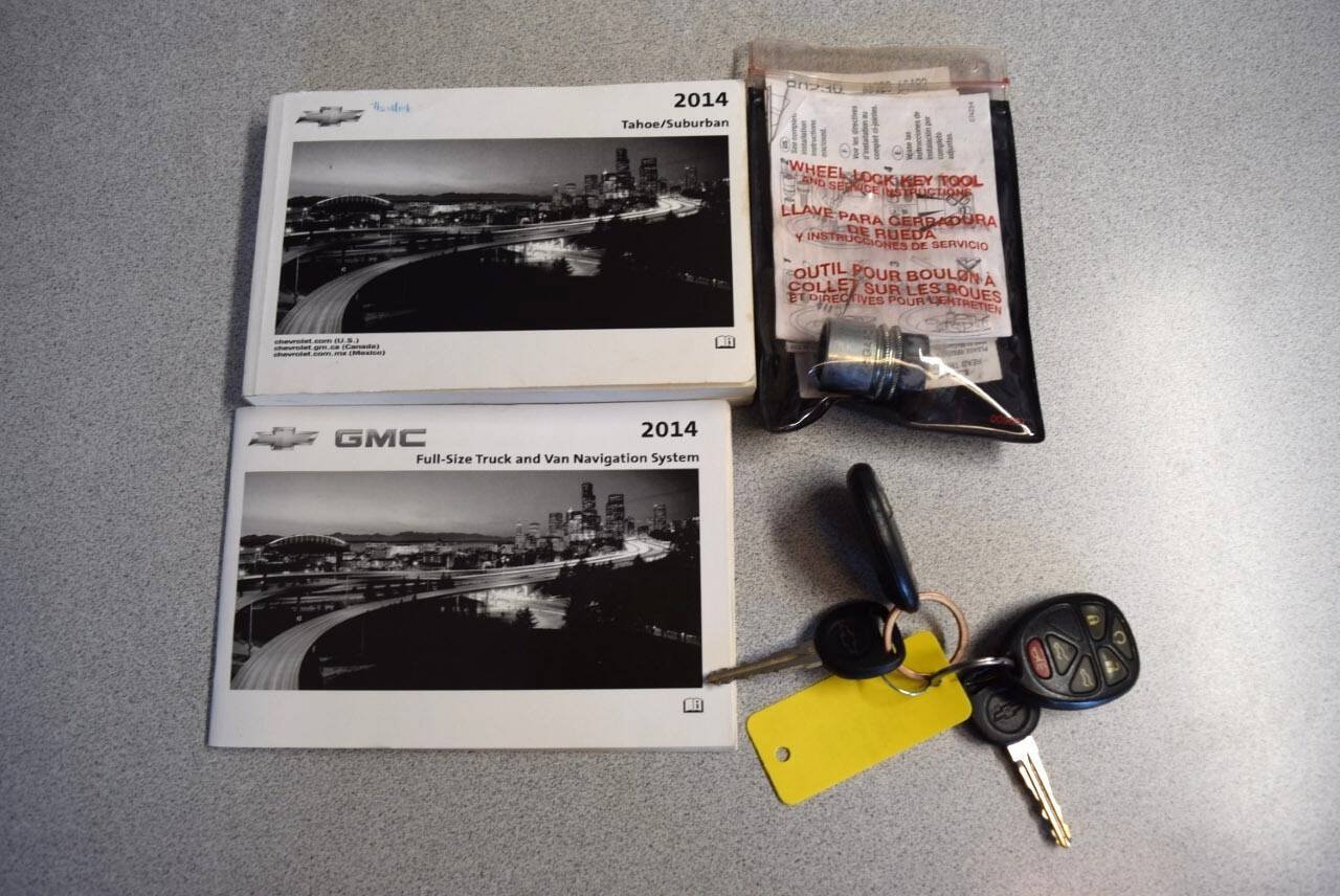 Used 2014 Chevrolet Suburban LTZ RWD image 22