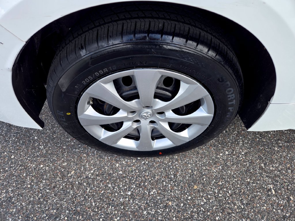 Used 2023 Toyota Corolla LE FWD image 11