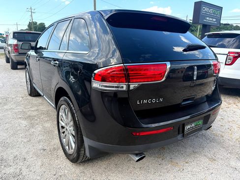 Used 2013 Lincoln MKX FWD image 5