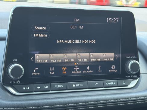 Used 2023 Nissan Rogue SV FWD image 27