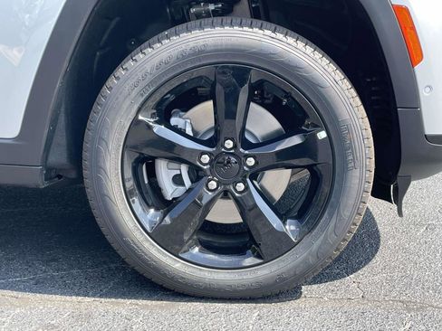 New 2025 Jeep Grand Cherokee L Limited w/ Luxury Tech Group II AWD/4WD image 75