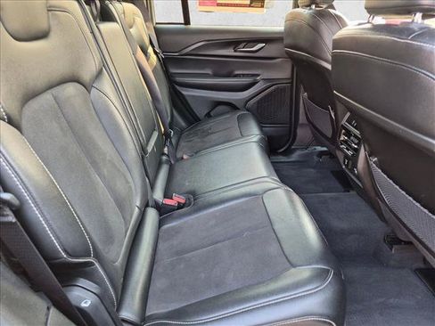 Used 2023 Jeep Grand Cherokee Altitude AWD/4WD image 20