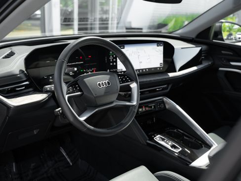 Certified 2025 Audi Q5 Premium Plus w/ Premium Plus AWD/4WD image 10